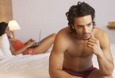 Moški se je spraševal, kako povečati svoj penis brez zdravil ali zdravil